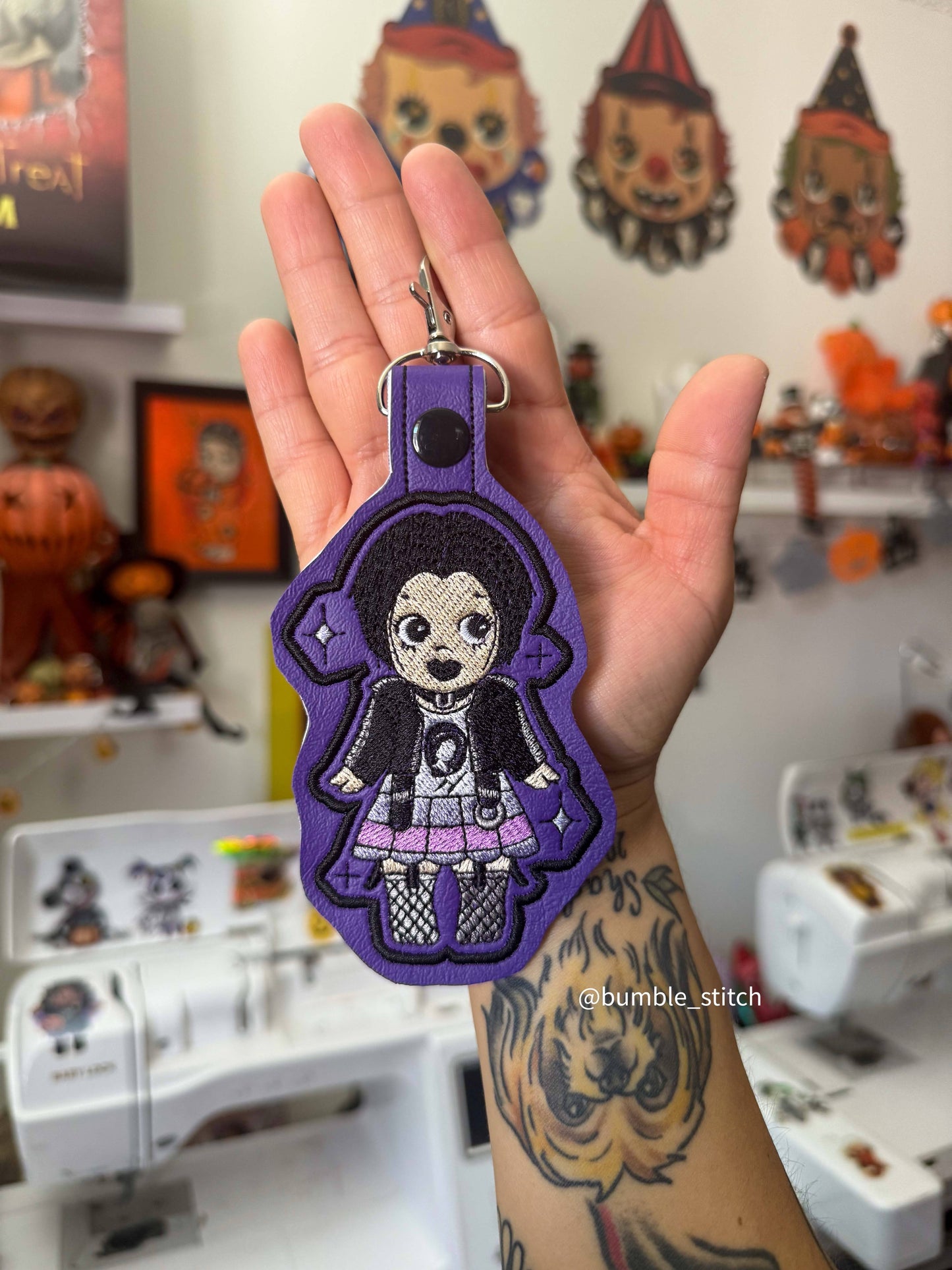 Na.na Angel Embroidered Keychain